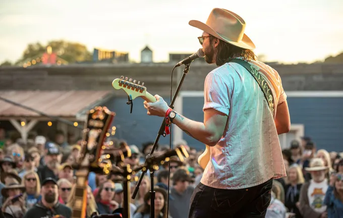 Shakey Graves